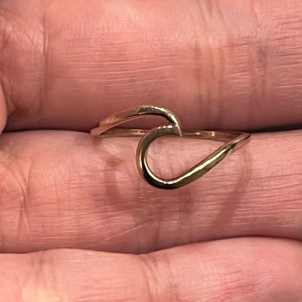 Rose Gold Wave Ring - Pura Vida style
